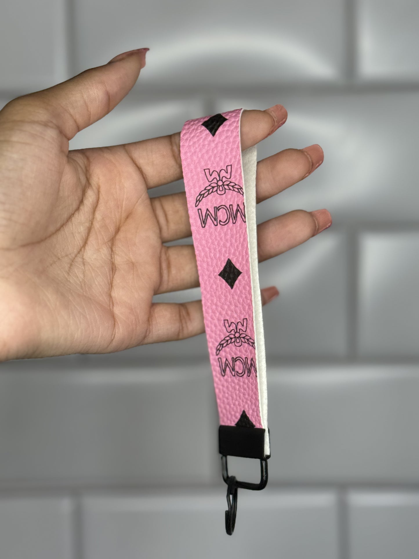 Wristlets Keychain ￼