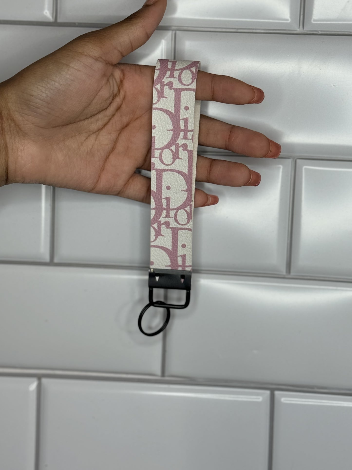 Wristlets Keychain ￼